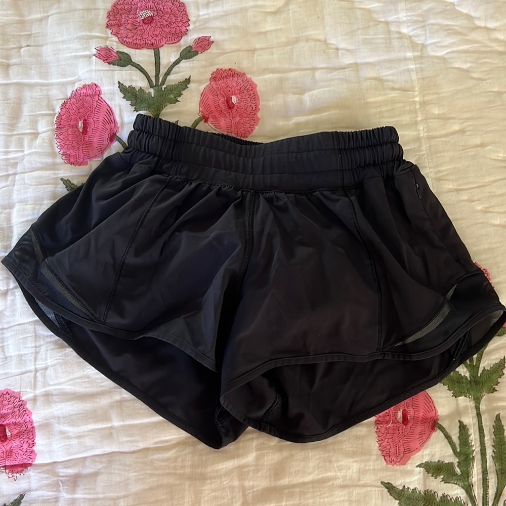 Lululemon black mini shorts🦇 Size 0